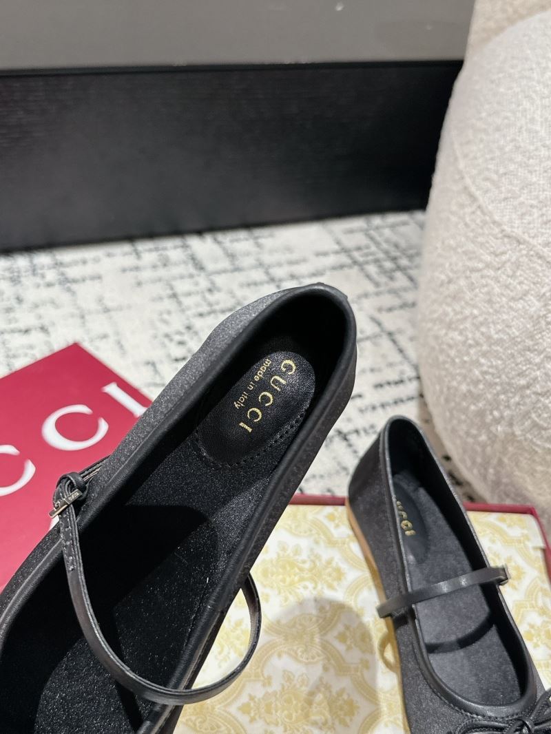 Gucci Flat Shoes